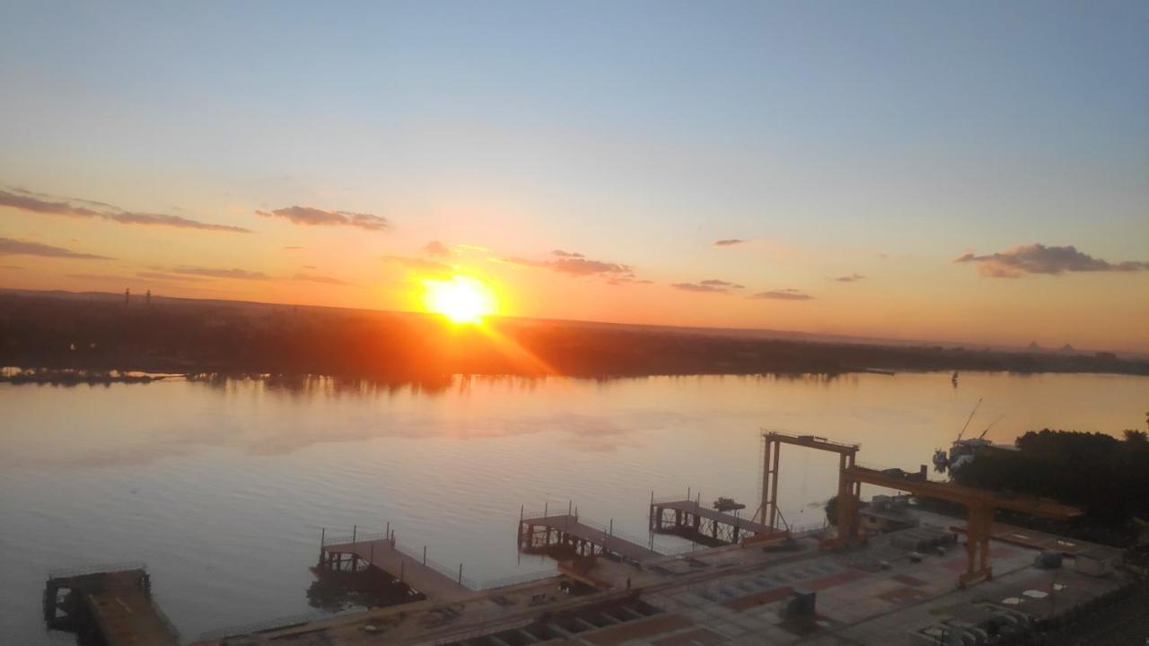 Apartment Nile Pyramidal View *