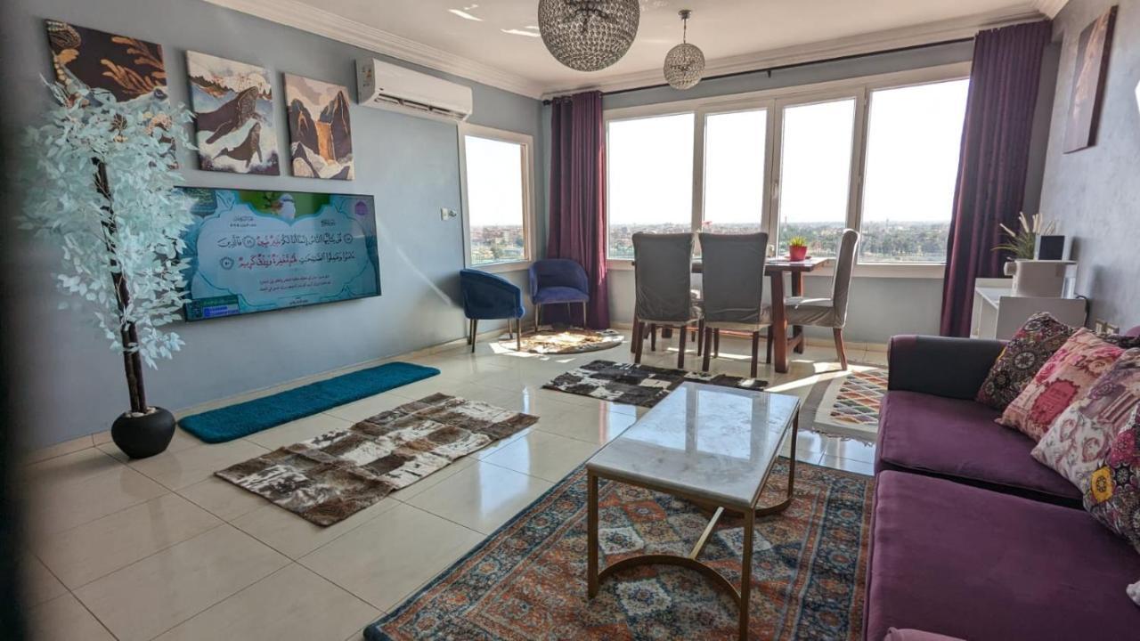 Nile Pyramidal View Apartment