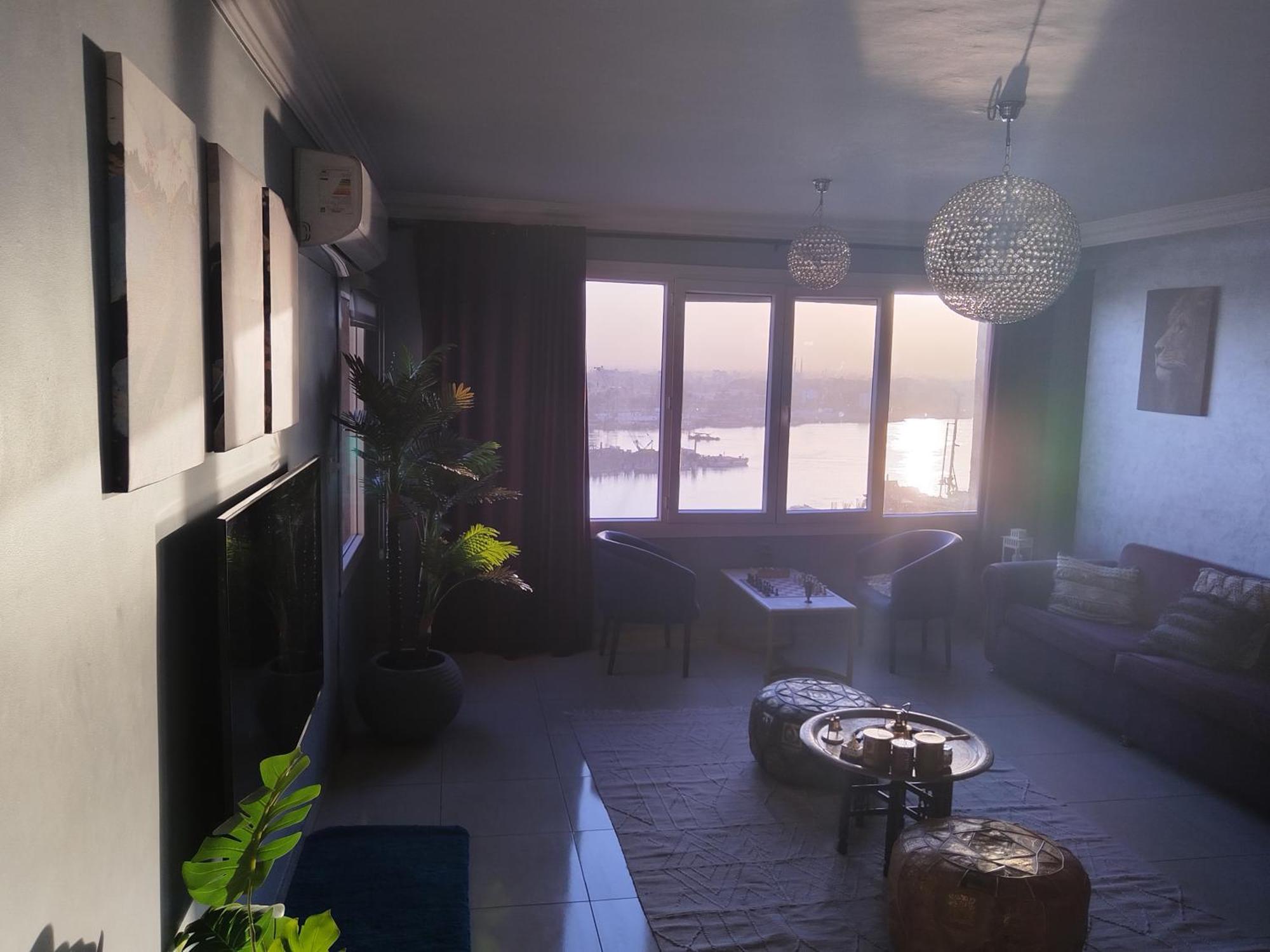 Nile Pyramidal View Apartment *